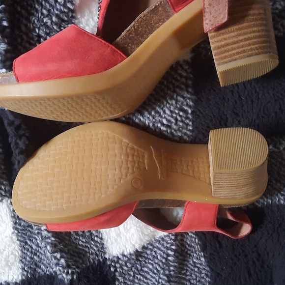 Dansko sandals size 38 worn once. GENUINE LEATHER!! - Picture 4 of 8